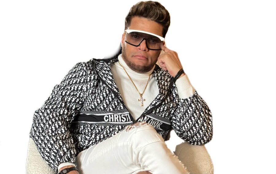 Dionis K Da Uno: Su bachata ‘Páginas del Alma’ ¡Está ‘rompiendo’ en la radio dominicana! Dionis K Da Uno: Su bachata Paginas del Alma esta rompiendo en la radio dominicana