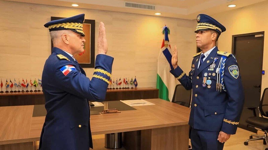 Martín Tapia Sánchez, el Nuevo ‘Punto’ de Control en la PN Martín Tapia Sánchez Designado Inspector General de la Policía Nacional