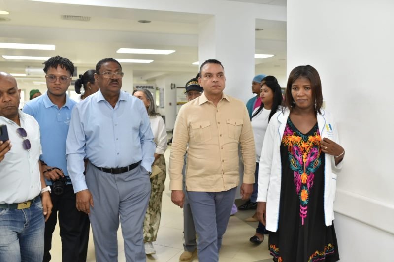 ¡La Salud Pública ‘Se Pone Bacana’! Julio Landrón Anuncia Remozamientos Clave La Salud Publica Se Pone Bacana Julio Landron Anuncia Remozamientos Clave