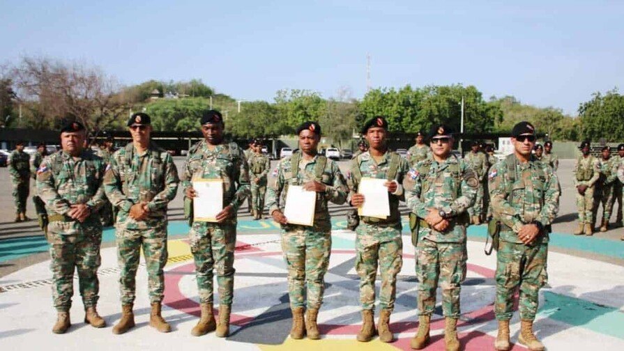 Que Bacano Soldados Dominicanos Rechazan Soborno y Dan Catedra de Honestidad en el Chequeo