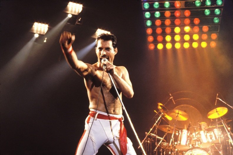 ¡Qué ‘vaina’! Piano y Micrófono de Freddie Mercury en Subasta: Un ‘Coro’ de Leyenda Piano y Microfono de Freddie Mercury en Subasta: Un Coro de Leyenda