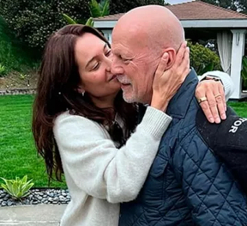 Bruce Willis y la ‘Vaina’ de la Ciencia: Un Gesto que Conmueve al Mundo Bruce Willis y la Vaina de la Ciencia: Un Gesto que Conmueve al Mundo