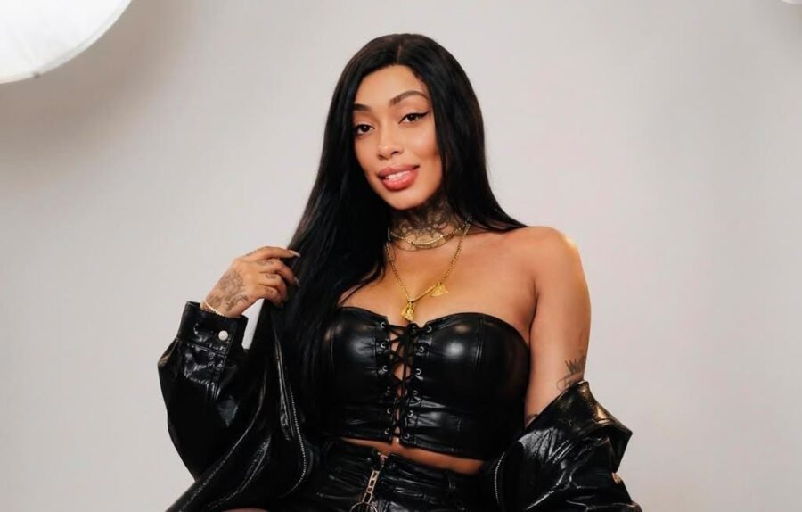 ¡Un ‘palo’ de La Tety Girl! ‘Luna Llena’ sacude la escena urbana desde Madrid Un palo de La Tety Girl! Luna Llena sacude la escena urbana desde Madrid