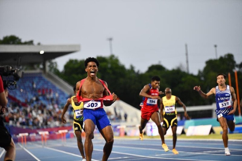 Atletismo dominicano: ¡Qué ‘vaina’ de 15 minutos entre el oro y la descalificación! Atletismo dominicano: La alegría y la pena de 15 minutos