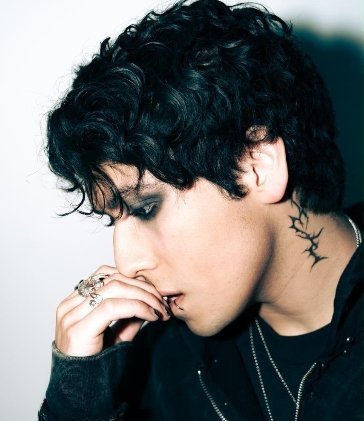 ¡’Bomba’! Lian! Estrena ‘Londres’ y pone a gozar el Pop Rock Dominicano Lian! estrena 'Londres', su nuevo sencillo pop rock