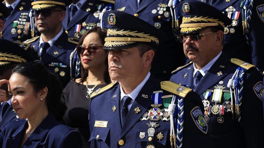 La ‘chercha’ del micrófono: La vocería policial cambió de manos, ¿y ahora qué? La vocería policial cambio de manos, ¿y ahora que?