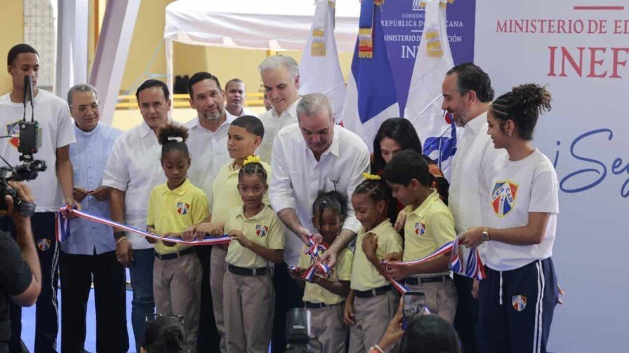 Qué Vaina Más Chula Abinader Inaugura Techado en Capotillo para la Juventud