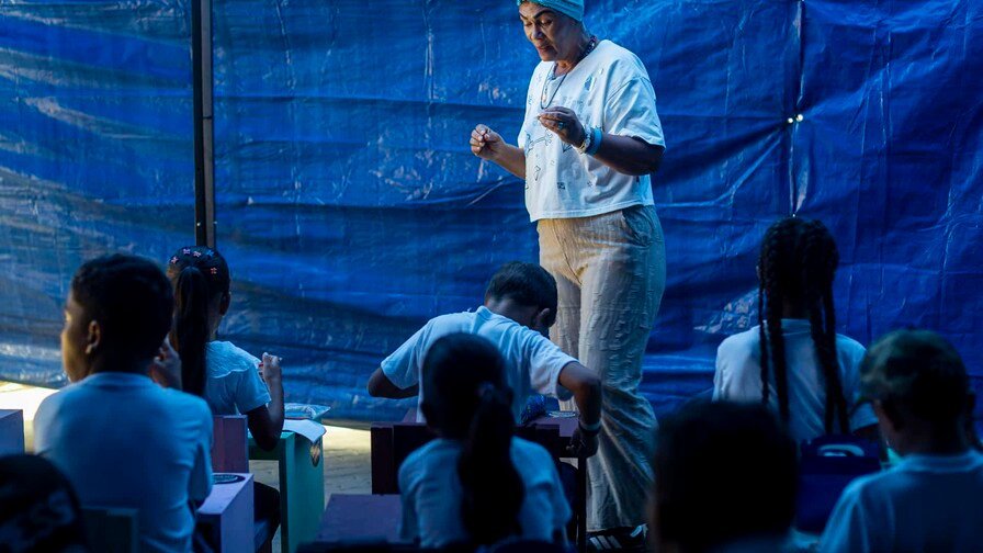 ¡Un ‘Tigueraje’ de Maestra! Convierte Refugio en Escuela en Venezuela Un Tigueraje de Maestra Convierte Refugio en Escuela en Venezuela