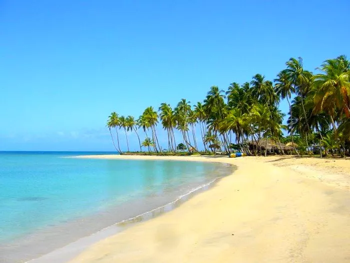 Miches y la regulación de vendedores ambulantes en Playa Esmeralda