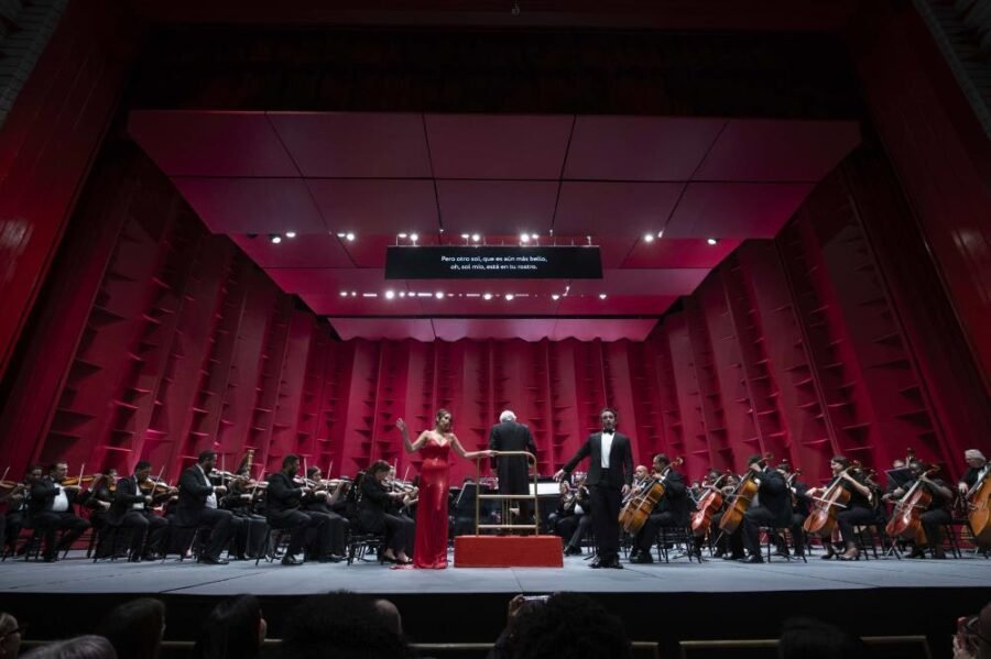 La Gala Lírica: Nadine Sierra y Xabier Anduaga en un Coro de Altura en el Teatro Nacional