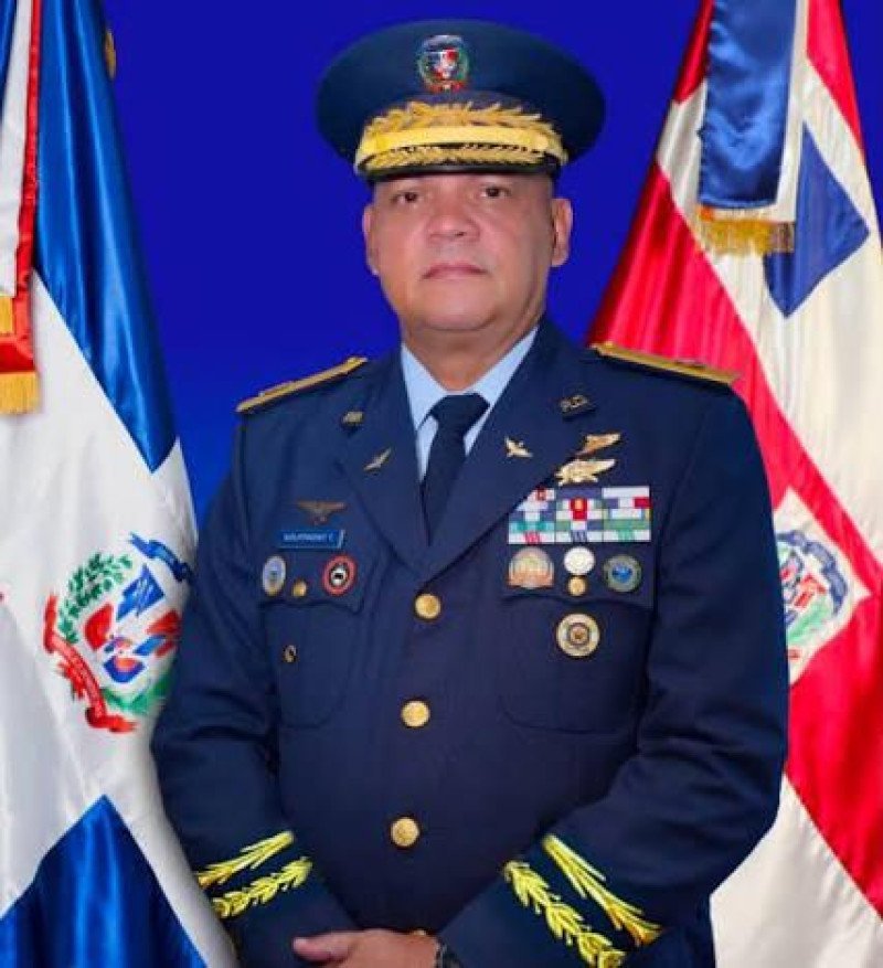 ¡Cambio de mando, ‘klk’! Nuevos jefes en el Ejército, FARD y PN Cambio de mando: Nuevos jefes en el Ejército, FARD y PN
