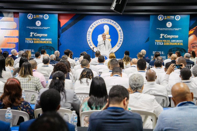 Abinader ‘Coge el Hacha’ en el PRM: ¡Un Coro de Unidad para el 2028! Abinader Coge el Hacha en el PRM Un Coro de Unidad para el 2028