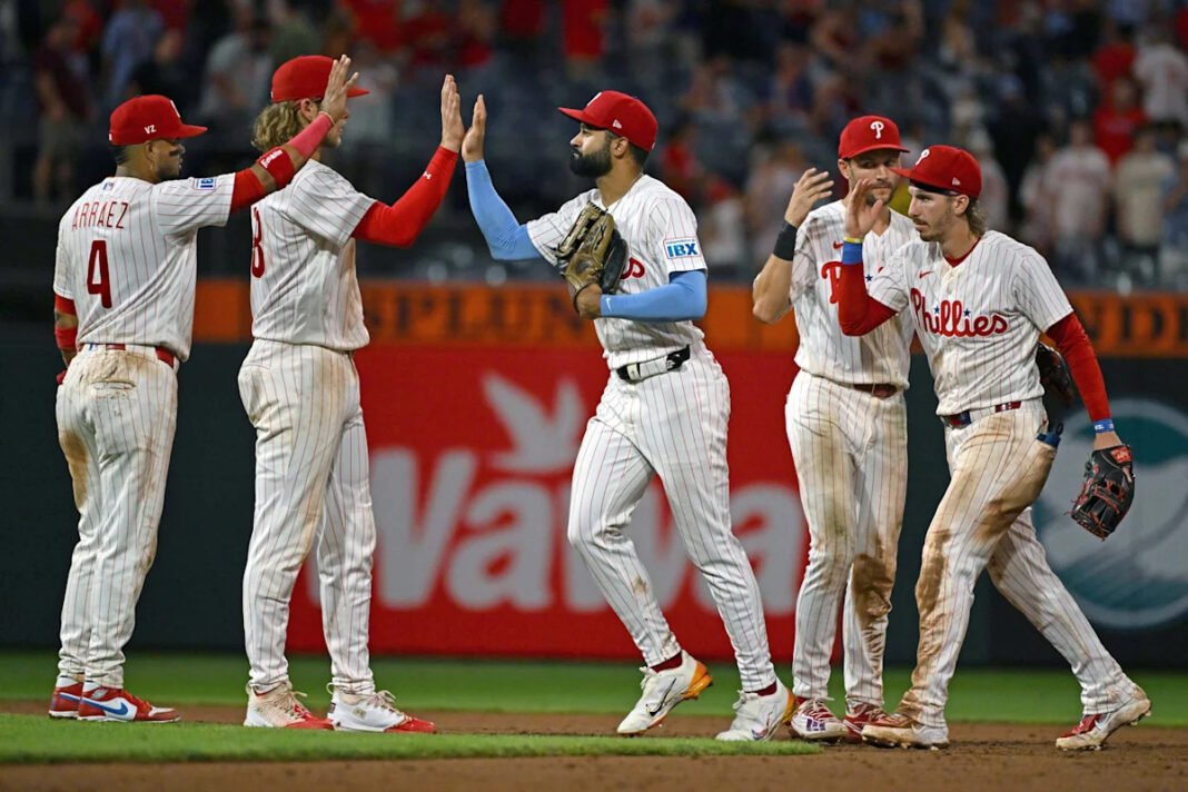 ¡La ‘Vaina’ se Pone Buena! Phillies y Marlins se Faján en la Recta Final de la MLB Phillies y Marlins se Enfrentan en la Recta Final de la MLB