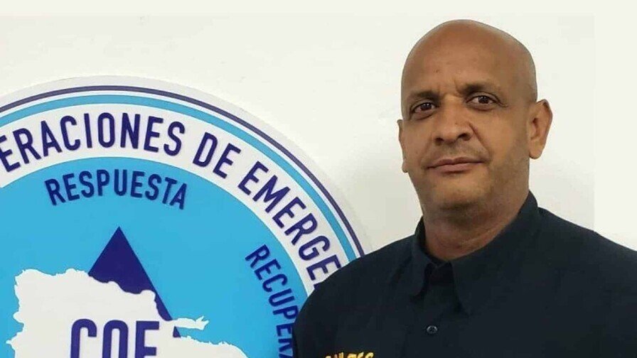 ¡Erdwin Olivares Luciano, ‘un duro’ en el COE, toma las riendas de una vez! Erdwin Olivares Luciano, el nuevo director del COE