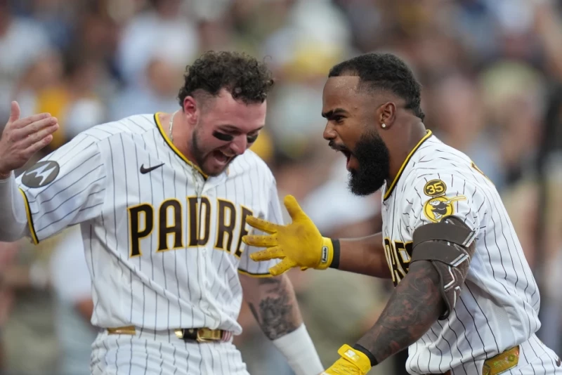 Los Padres en ‘candela’: ¡Qué ‘coro’ de jonrones con Tatis Jr. y Rengifo haciendo historia! Los Padres en candela: Que coro de jonrones con Tatis Jr. y Rengifo haciendo historia