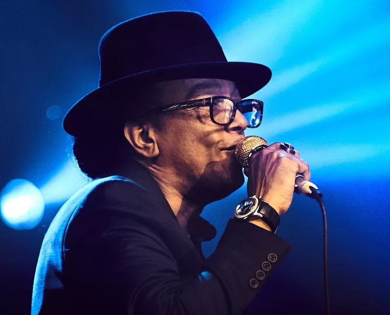 Sergio Vargas: ¡El ‘Negrito’ suelta su ‘Filarmónica’ en Lungomare, qué ‘chercha’! Sergio Vargas en Lungomare, una noche de merengue y grandes historias
