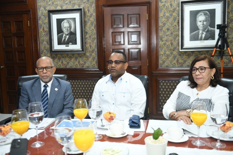 ¡Tremendo ‘Jumo’! El Déficit de Aulas y el ‘Klk’ en la Educación Dominicana El Déficit de Aulas y la Situación de la Educación Dominicana
