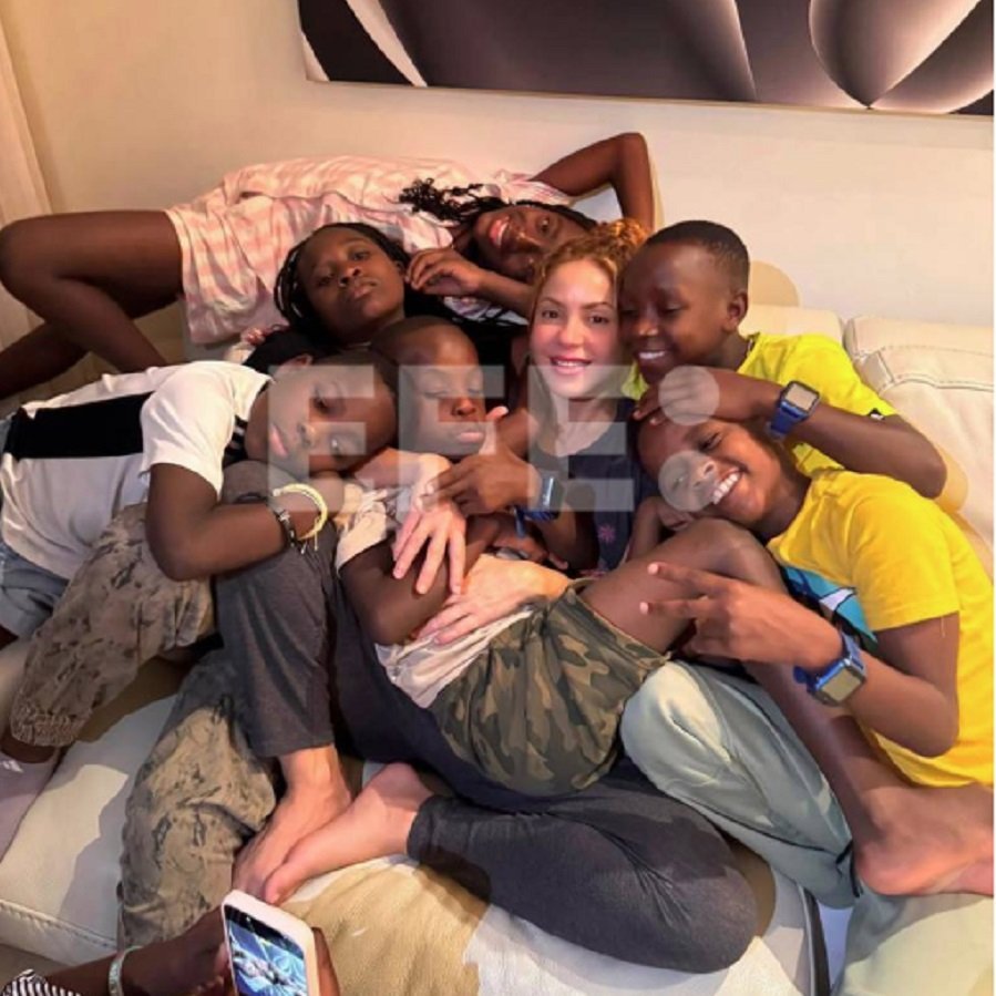 Shakira y los Ghetto Kids: ¡Un ‘coro’ mundialista que nos dejó con el ‘corazón encogío’! Shakira y los Ghetto Kids: Un encuentro mundialista que nos emocionó