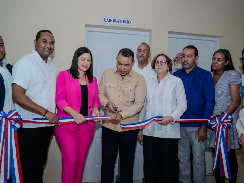 La Salud se Pone ‘Chula’: SNS Estrena Laboratorios Clínicos en Salcedo y SFM La Salud Mejora: SNS Estrena Laboratorios Clínicos en Salcedo y San Francisco de Macorís