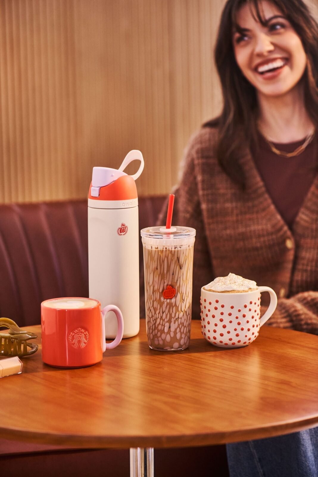 Starbucks Suelta su Menu de Otono: El Pumpkin Spice Latte Vuelve a Coronar