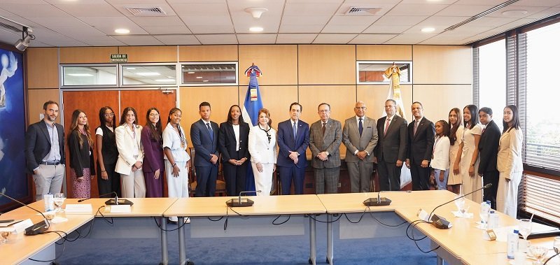 Orgullo Dominicano: ¡Qué ‘Jevi’ ver a nuestros jóvenes talentos brillar desde España! Orgullo Dominicano: Que Jevi ver a nuestros jovenes talentos brillar desde España
