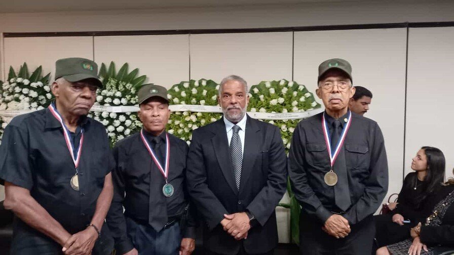 ¡Qué ‘Vaina’! RD Despide a Mayor General Lachapelle Díaz, Héroe Constitucionalista del ’65 RD Despide a Mayor General Lachapelle Díaz, Héroe Constitucionalista del 65
