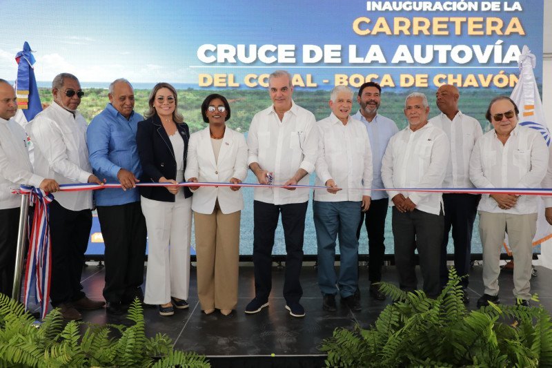¡Qué ‘Bacano’! El Gobierno Inaugura Carreteras en Boca de Chavón y Higüey El Gobierno Inaugura Carreteras en Boca de Chavón y Higüey