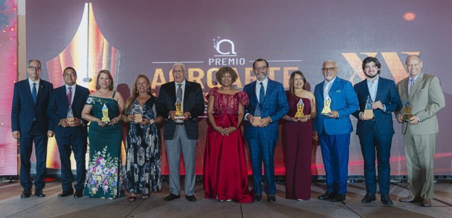 ¡Qué ‘bacana vaina’! Acroarte celebra la XV Gala del Mérito Periodístico con un ‘tremendo coro’ Acroarte celebra la XV Gala del Mérito Periodístico