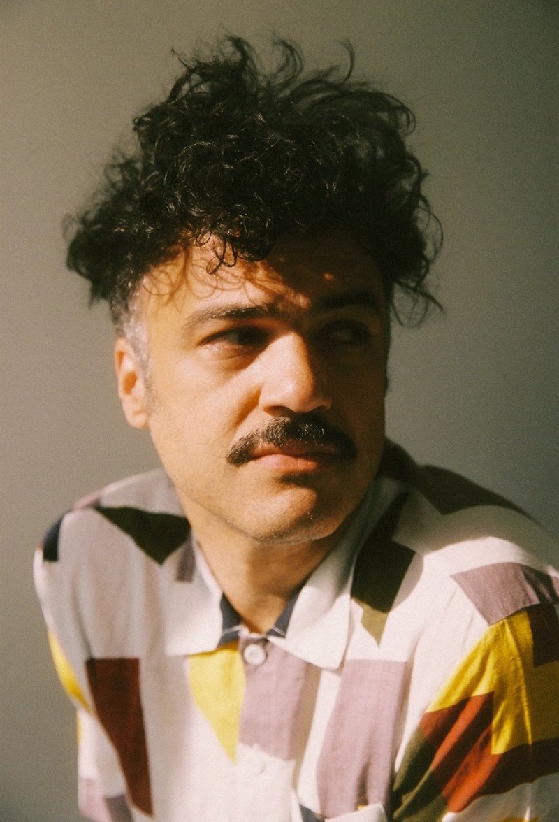 Alex Ferreira la ‘rompe’ en el Tiny Desk: ¡Un logro ‘jevi’ para la música dominicana! Alex Ferreira rompe en el Tiny Desk: Un logro importante para la música dominicana