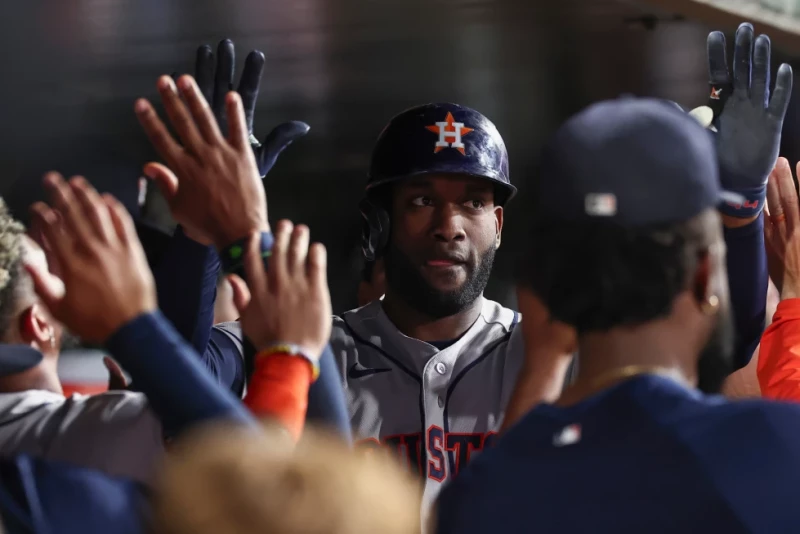 ¡Qué ‘Paliza’! Astros se dan un ‘banquete’ de jonrones y acarician el título divisional Que Paliza! Astros se dan un banquete de jonrones y acarician el titulo divisional