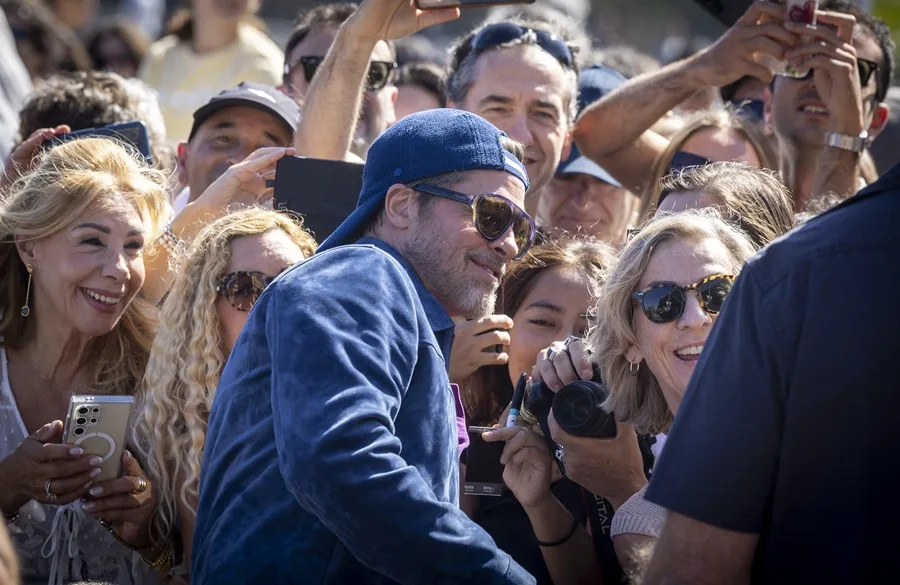 Brad Pitt arma un ‘rebulú’ en San Sebastián: ¡El ‘bacano’ desata la histeria! Brad Pitt arma un rebulú en San Sebastián: El bacano desata la histeria!