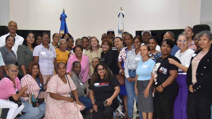 Ministerio de la Mujer: ¡’De una vez’ contra la violencia de género! Ministerio de la Mujer: De una vez contra la violencia de género