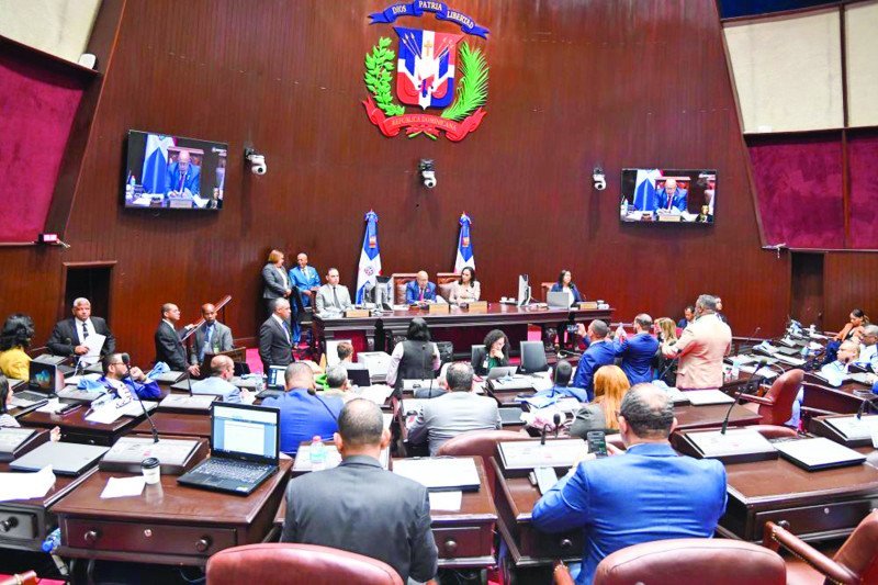 Moral y Civica Obligatoria en Escuelas: Proyecto Aprobado por Diputados