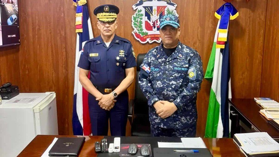 ¡’Claro y Raspao’! El Director de la Policía le Canta la Vaina al Tigueraje y a sus Agentes Mensaje del Director de la Policía Nacional a delincuentes y agentes