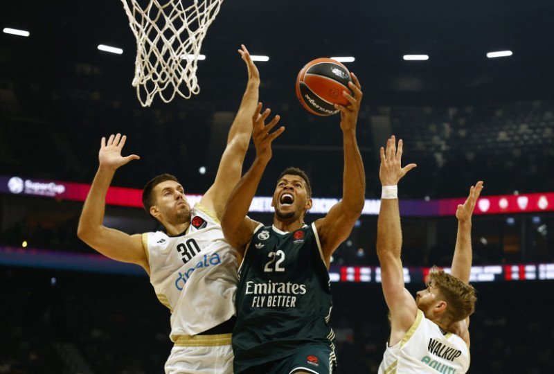 ¡El Real Madrid Se Fajó Duro! Con Sabor Dominicano en la Final de la Supercopa Euroliga El Real Madrid Se Fajo Duro Con Sabor Dominicano en la Final de la Supercopa Euroliga