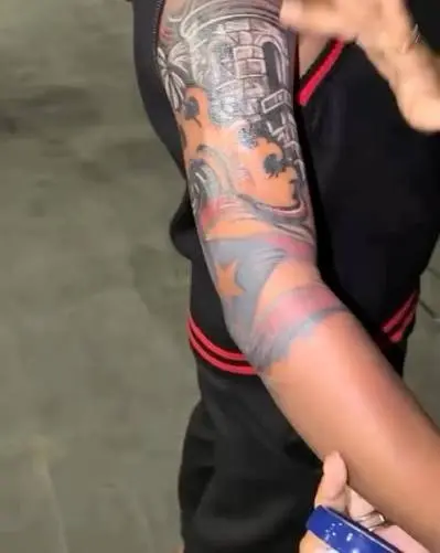 El ‘Chisme’ del Tatuaje de Dalvin La Melodía que tiene a RD y Puerto Rico en un ‘Alboroto’ Digital El Tatuaje de Dalvin La Melodía que Enfrenta a RD y Puerto Rico