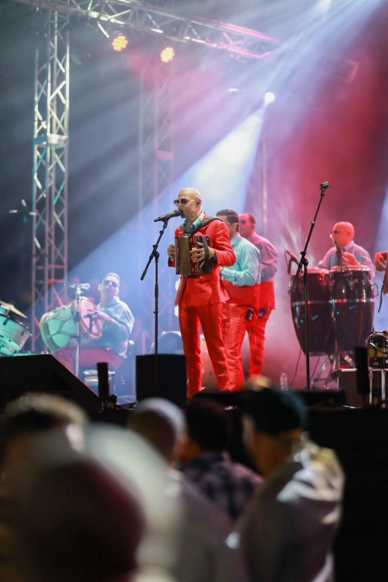 ¡Santiago ‘Se Encendió’! El Prodigio brilló y Mera Fondeur celebró en grande Santiago se encendio El Prodigio brillo y Mera Fondeur celebro en grande