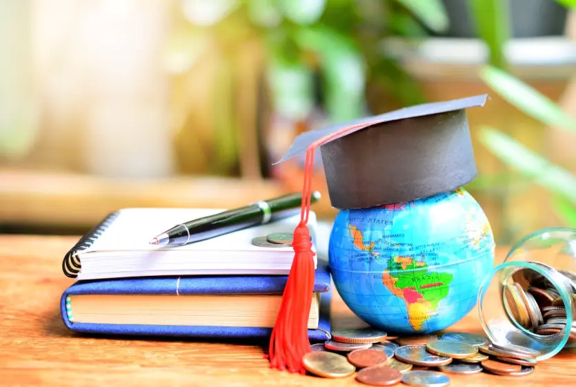 Estudiar en el Extranjero: ¡Que la ‘Vaina’ de los ‘Chelitos’ No Te Deje en el Aire! Estudiar en el Extranjero: Que la Vaina de los Chelitos No Te Deje en el Aire!