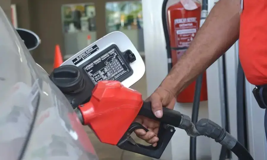 Gobierno Sube Precios de Gasolinas y Gasoil, Mantiene GLP Congelado