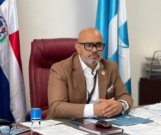 ¡Ojo al Cristo, mi gente! El Darío Contreras se pone la’ pilas por los derechos de los pacientes El Dario Contreras se pone las pilas por los derechos de los pacientes