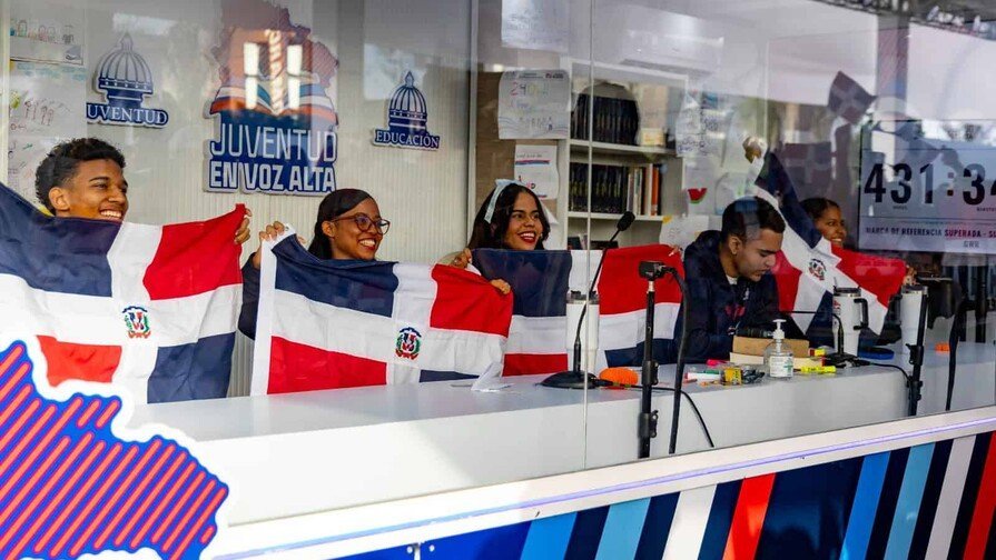 Dominicana busca récord Guinness de lectura