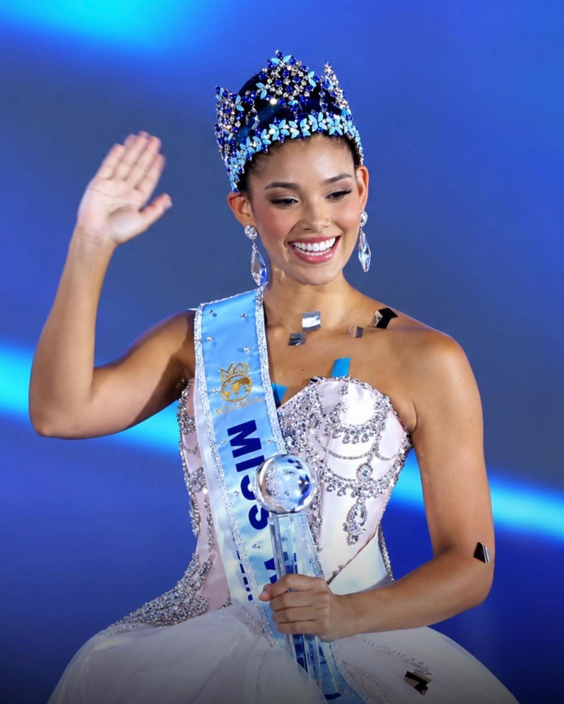 ¡Qué ‘vaina’! Joheirry Mola trae la corona de Miss Mundo 2026 a RD Joheirry Mola trae la corona de Miss Mundo 2026 a Republica Dominicana