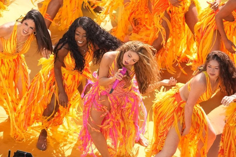 Shakira y Burna Boy la ‘rompen’ con ‘Dai Dai’: ¡Un ‘coro’ de Mil Millones de Vistas que tiene al mundo ‘jevi’! Shakira y Burna Boy la rompen con 'Dai Dai': Un coro de Mil Millones de Vistas que tiene al mundo jevi
