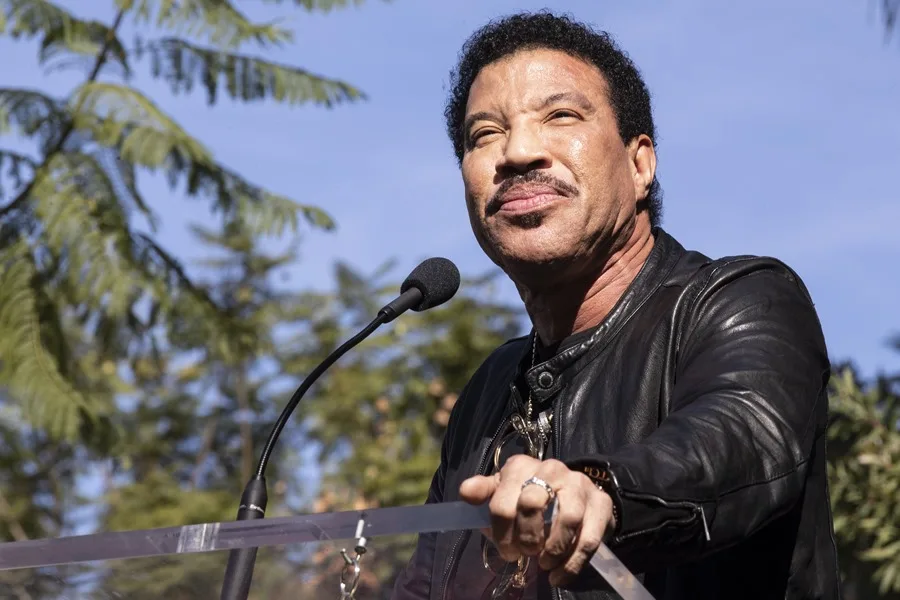 Lionel Richie en Cuidados Intensivos: ¿Qué le pasó al legendario artista?