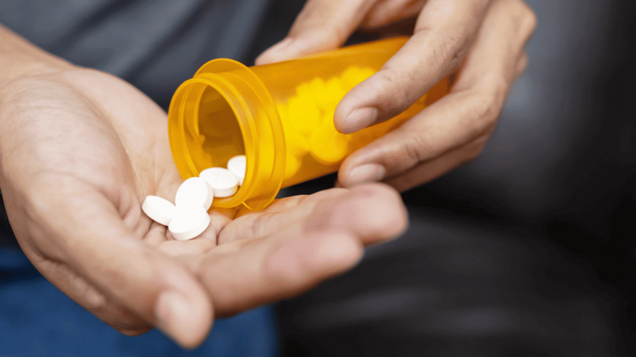 La espera: Pacientes dominicanos claman por medicamentos de alto costo
