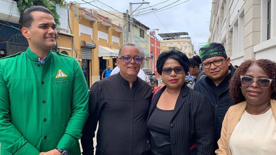 ¡Qué ‘lío’! Médicos del Padre Billini se paran en seco por director nuevo Protesta Médicos Padre Billini: Suspensión de Servicios por Director Nuevo