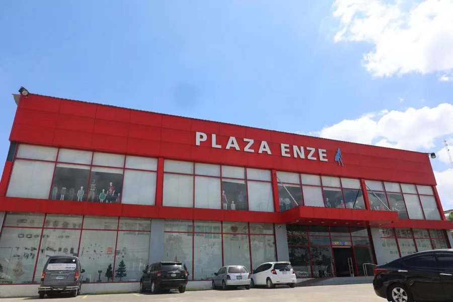 ¡Se prendió la ‘vainita’! Negocios chinos ponen en jaque al comercio dominicano Negocios chinos ponen en jaque al comercio dominicano