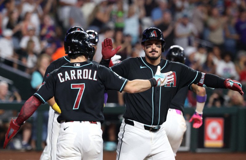 Nolan Arenado la saca del parque con un palo para los D-Backs contra los Yankees