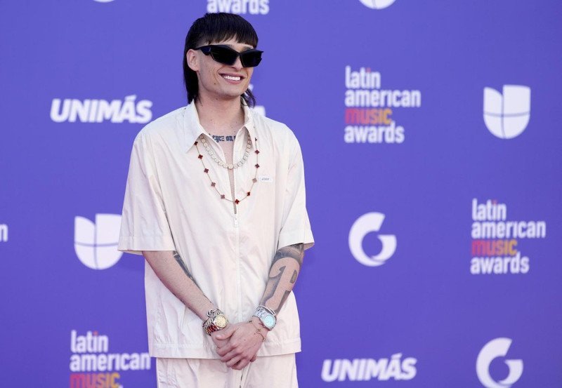 Peso Pluma y su grupo arman el evento en los Billboard 2026
