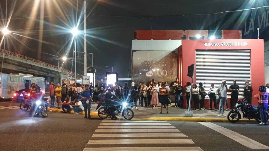 Falla eléctrica deja a un tramo del Metro inoperativo